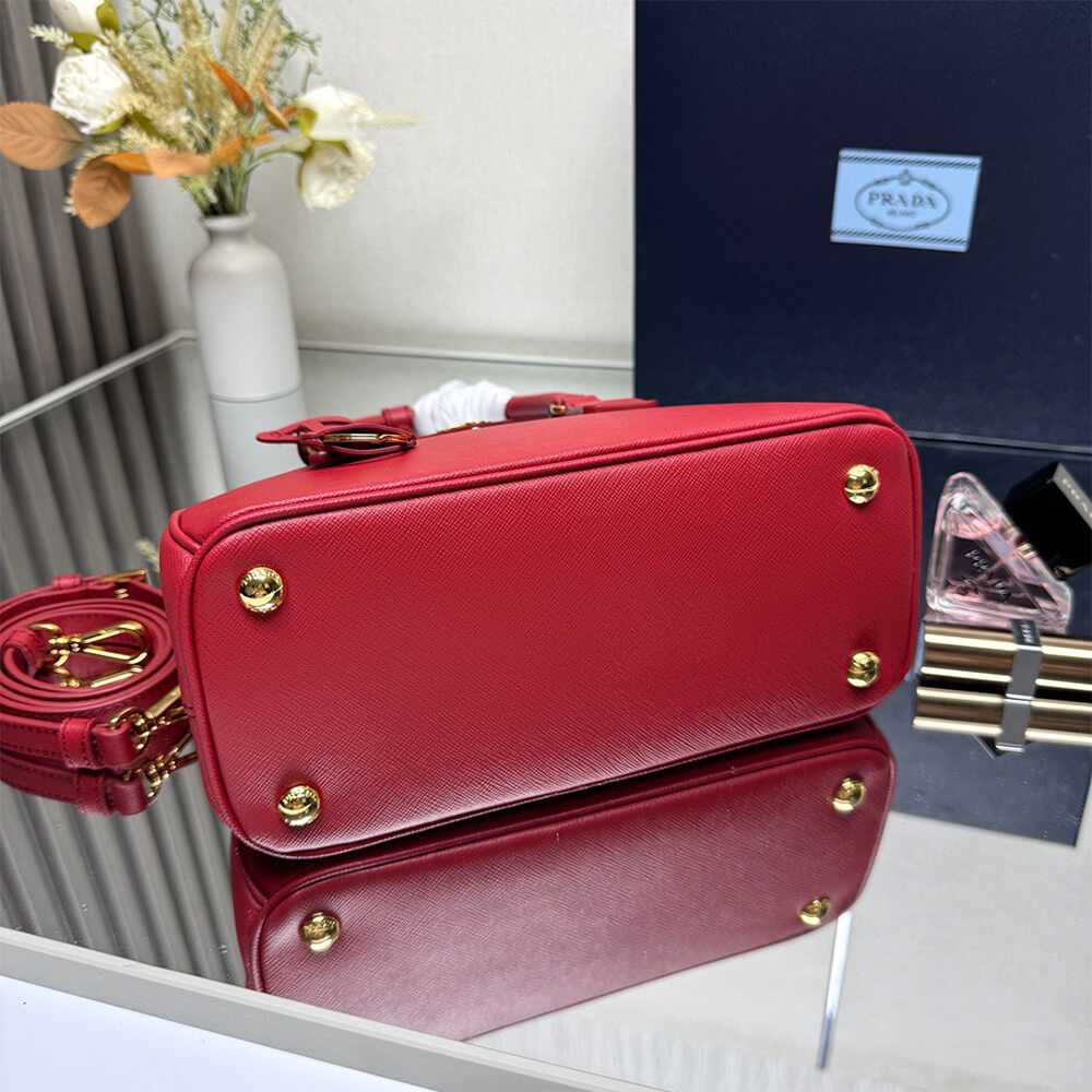 Prada Small Prada Galleria Saffiano leather bag(HIGH-END GRADE)