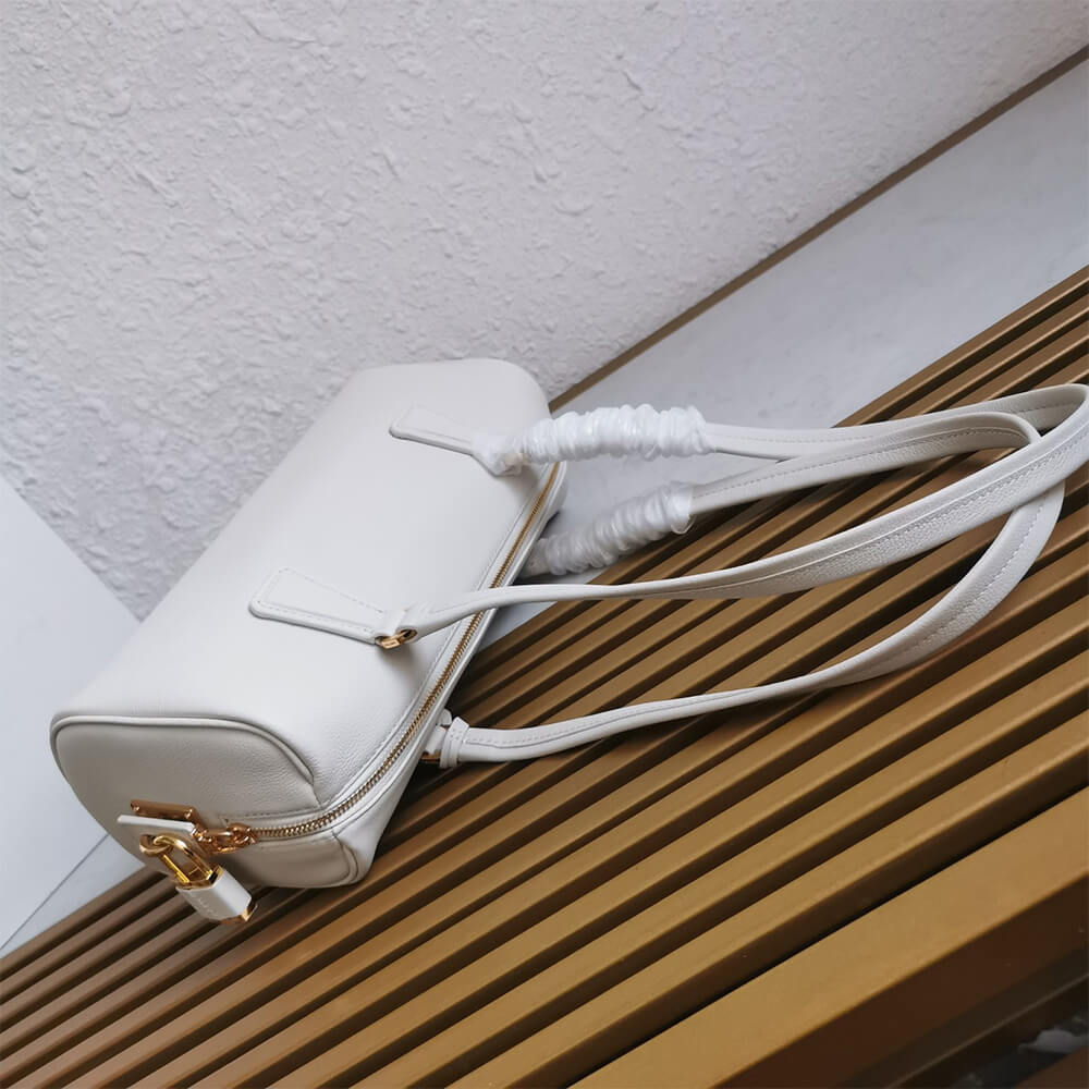 Prada Medium leather top-handle bag with padlock(high-end grade)