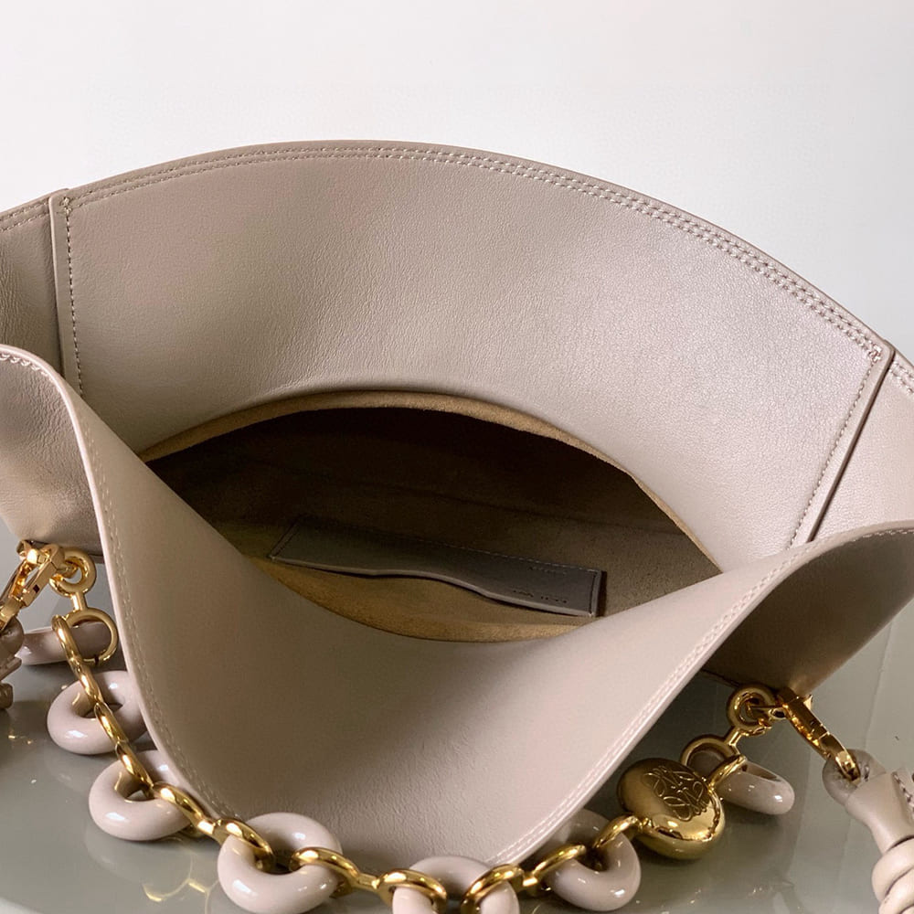 Loewe Medium Ola bag in smooth calfskin(HIGH-END GRADE)