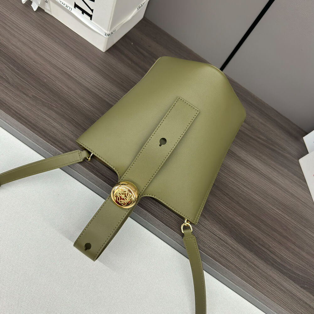 LOEWE Mini Pebble bucket in smooth calfskin(high-end grade)