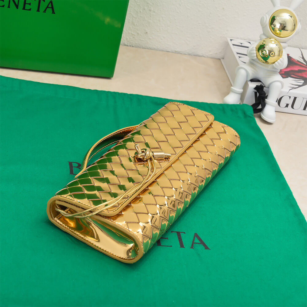Bottega Veneta Andiamo Clutch(HIGH-END GRADE)