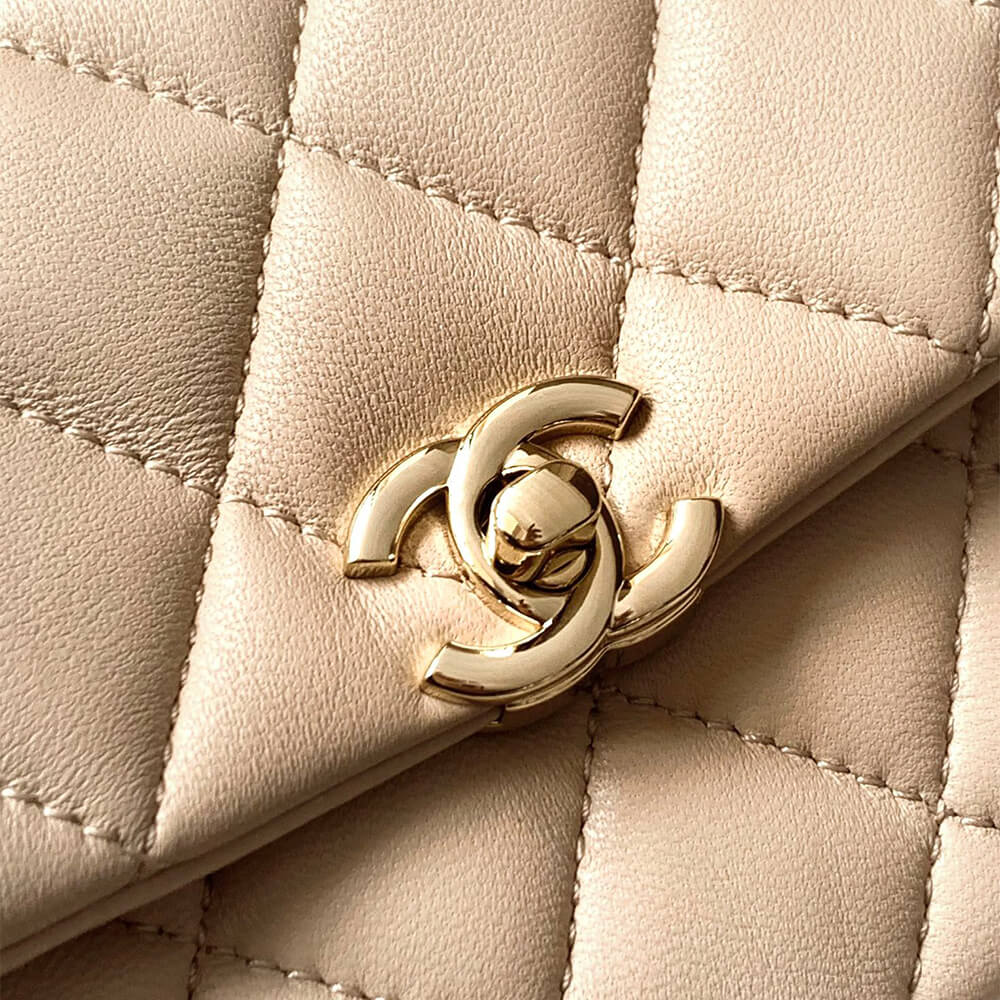 Chanel FLAP PHONE HOLDER WITH CHAIN(HIGH-END GRADE)