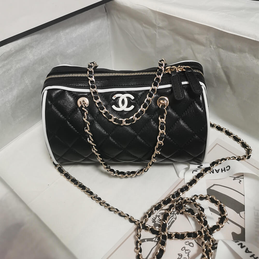 CHANEL Clutch with Chain(HIGH-END GRADE)